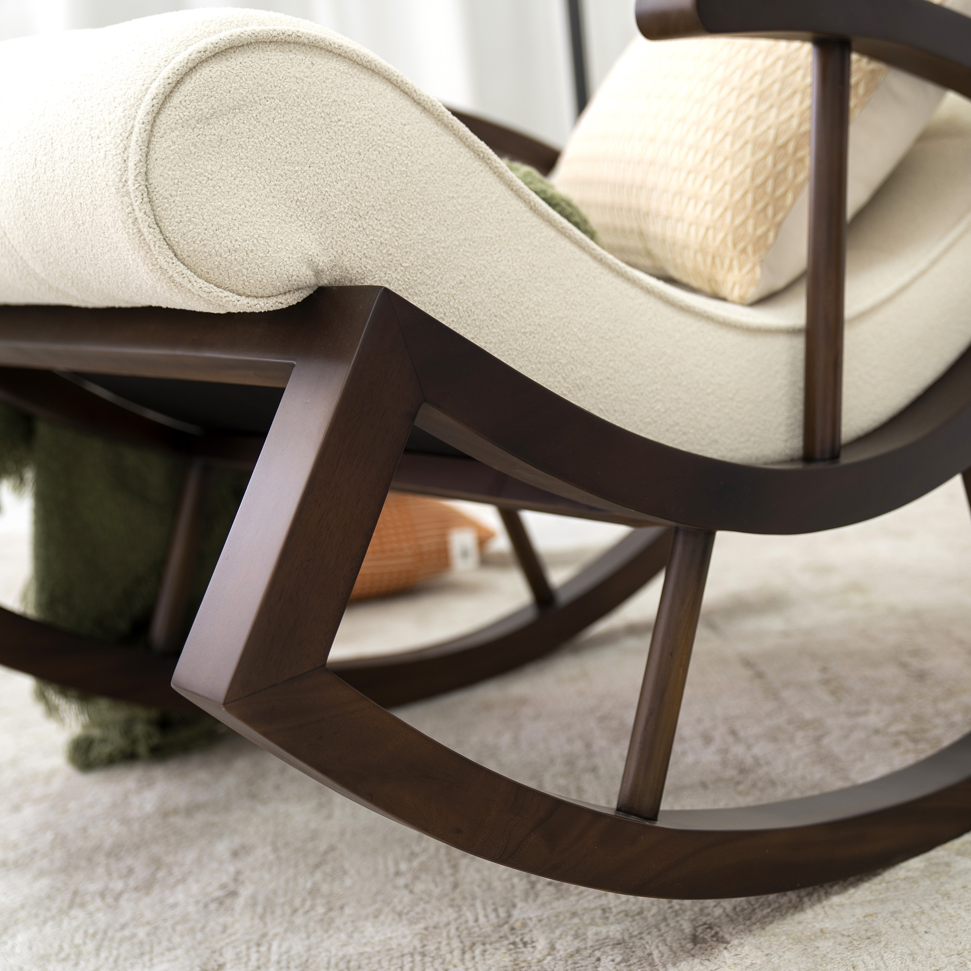 THE LAZE ROCKING CHAIR (10)