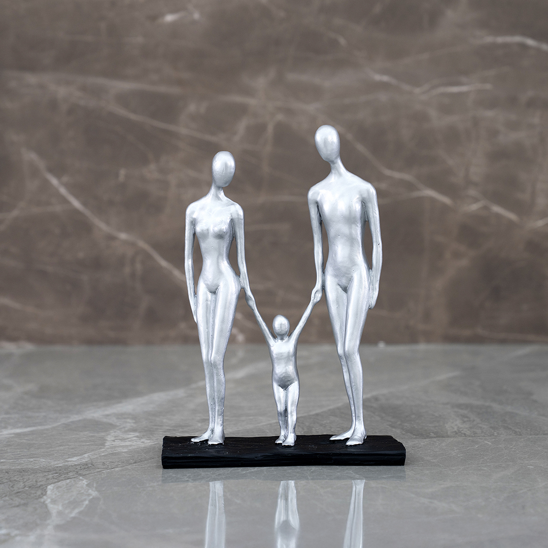 Auric Polyresin family accent 17.5 x 8 x 24.5 cm