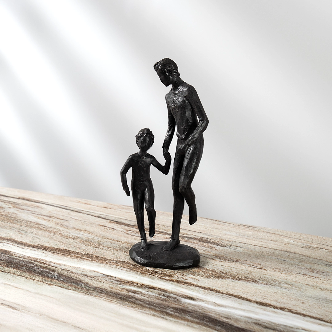 Blake resin figurine 16×10.5×35.8 cm