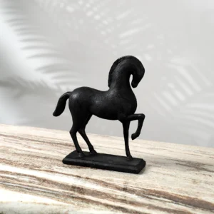 Blake resin horse figurine 20.5×6.7×23.2 cm