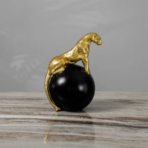 Blake resin sitting leopard 16.5×13.8×22.5 cm