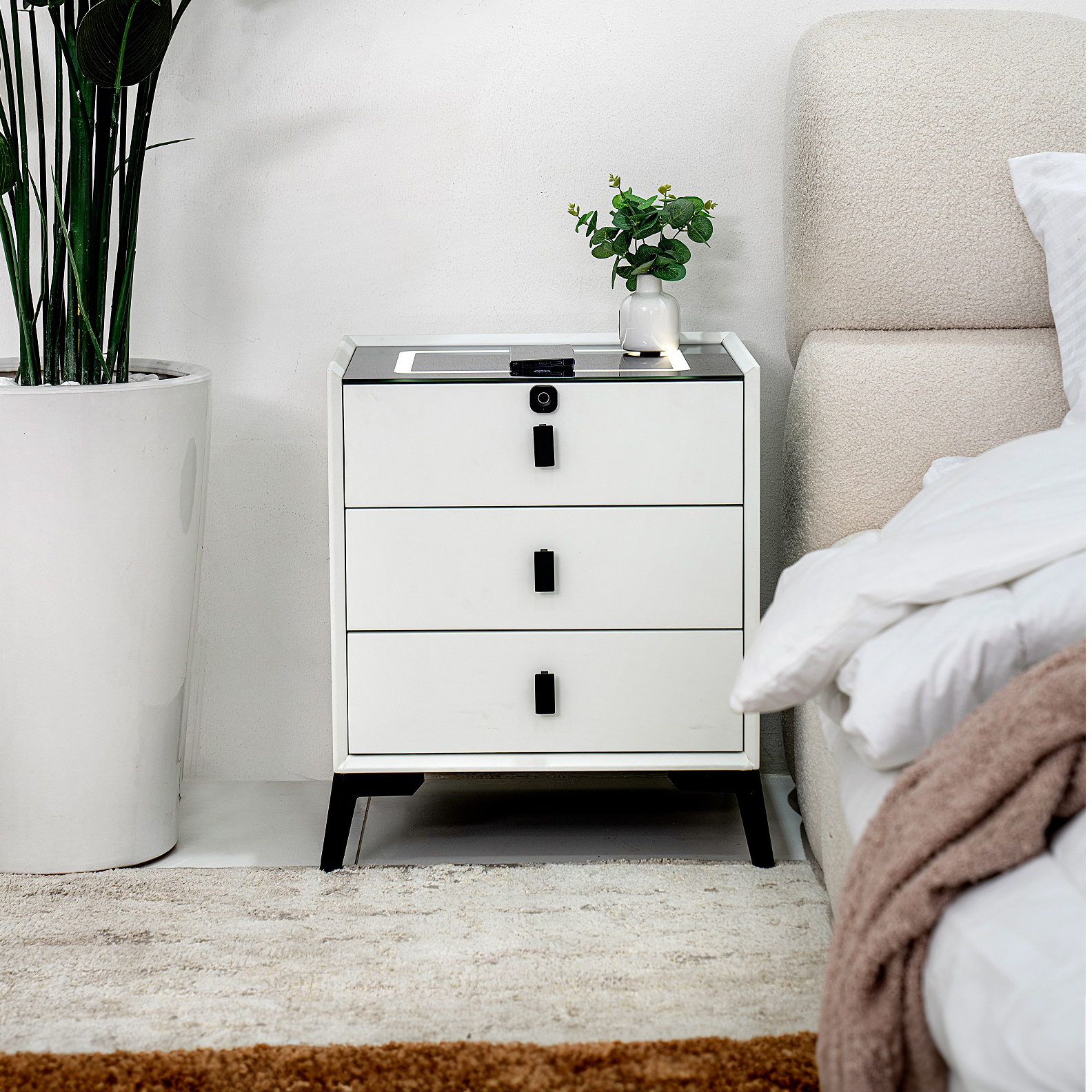 Fabio-Smart Night Stand