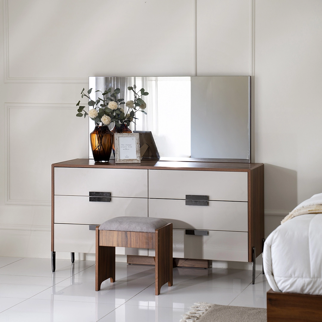 Ocean Dresser with Mirror