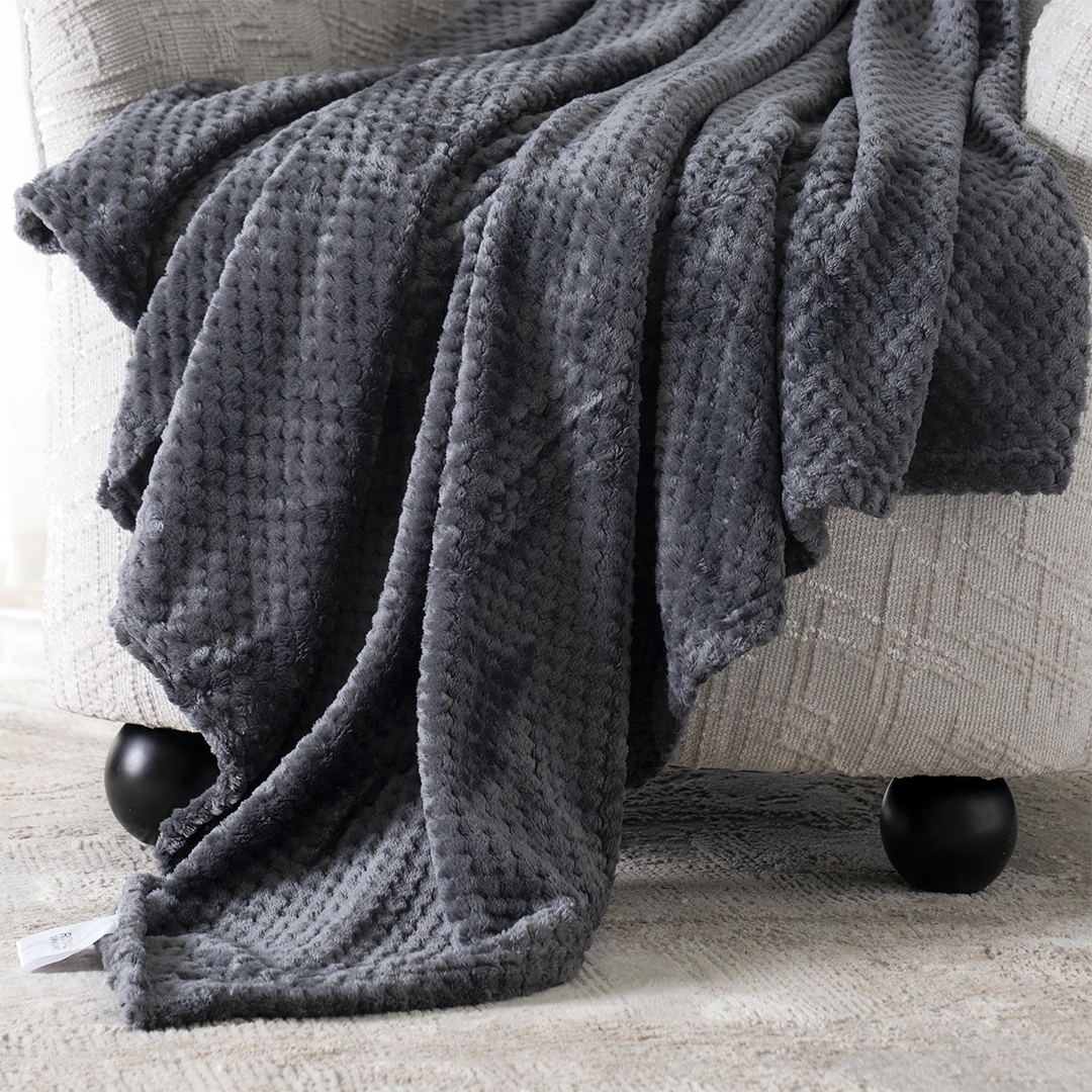 Celestine Knitted Blanket Dark Grey 127x152Cm - Image 3
