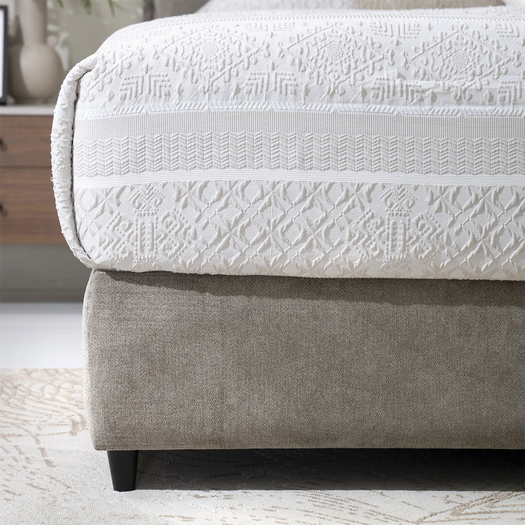 The Wire Bed - Image 5